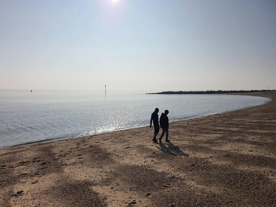 Awave From It All - Escape The City Life Jaywick Sands Zewnętrze zdjęcie